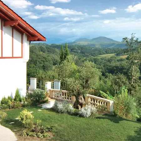 בית נופש Lovely In Saint-Pée-sur-Nivelle